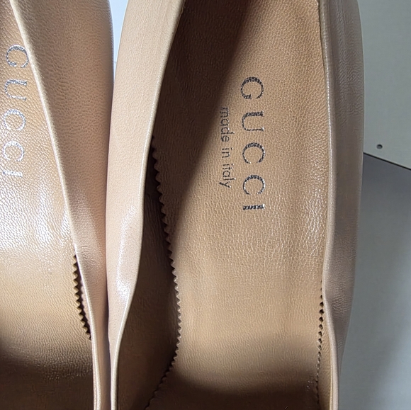 Gucci Women's Tan Leather Shoes - Picture 1 of 6